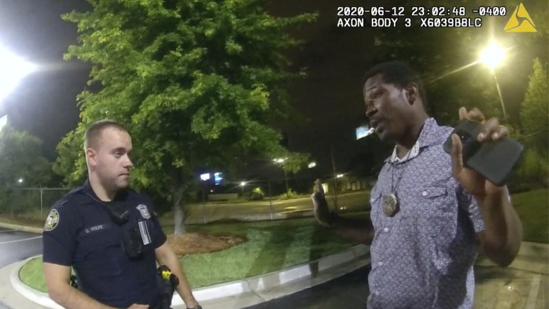 枪击黑人的亚特兰大警察被指控谋杀
