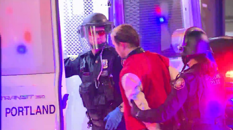 快报！布朗州长结束“联合警队”