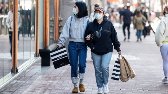 想步印度后尘？拜登明天放宽戴口罩要求