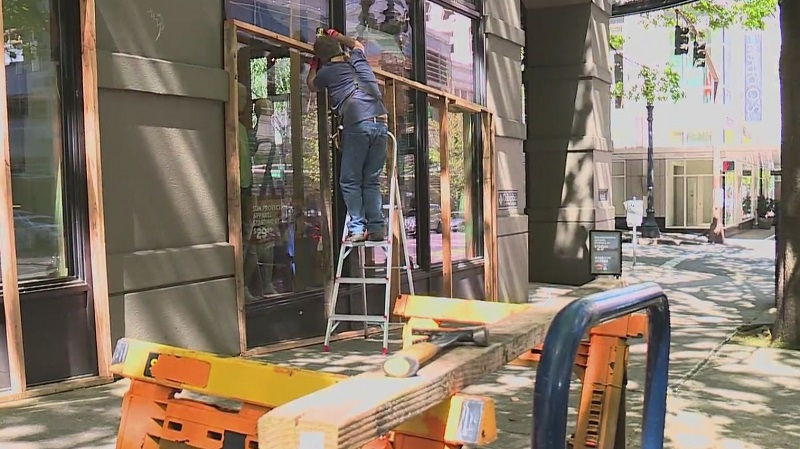 从玫瑰之城沦落为战区，波特兰名声鹊起