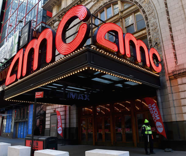 AMC 股票再涨超20%，卖空者又损失8.48 亿美元
