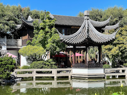 被人遗忘的兰苏园，独自面对市中心161件“恐怖”事件