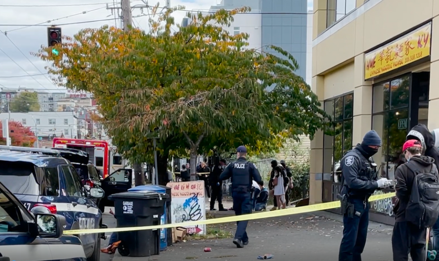 西雅图唐人街两人中枪，中餐馆前拉起警戒线
