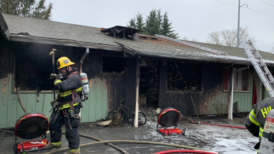 Hillsboro发生火灾， 三间屋被烧毁，15人无家可归