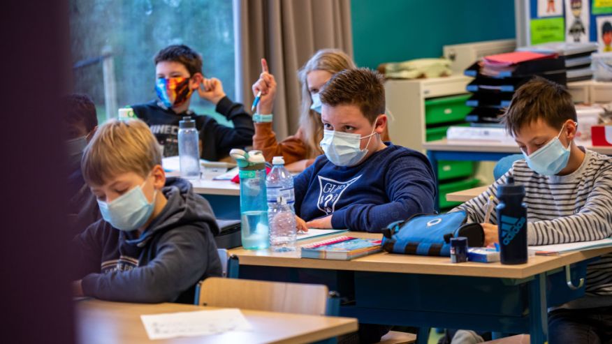 俄勒冈州学校口罩令永久化，疫苗强制化！