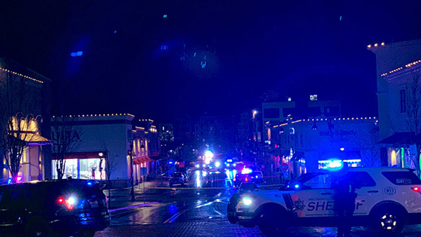 一男一女持枪抢劫银行，男的被警察击毙