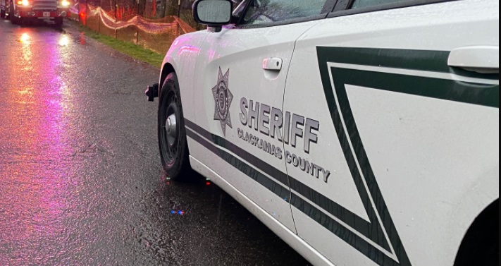 16岁少年死亡，至少3人在车祸中受伤