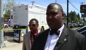 两车相撞后，一司机拔枪相向，与警方对峙6小时