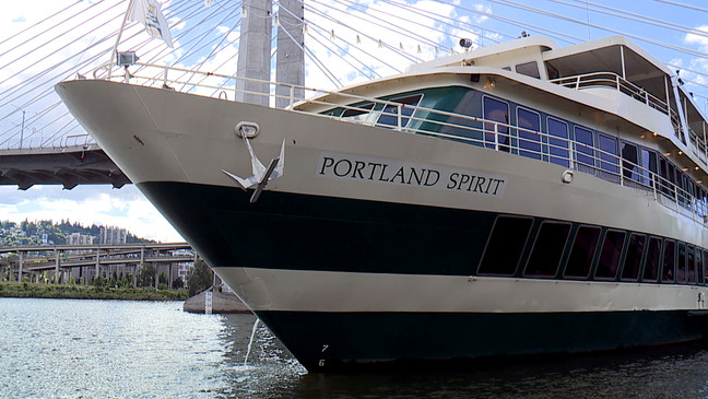 乘客在游轮上被穿窗而过的子弹击伤