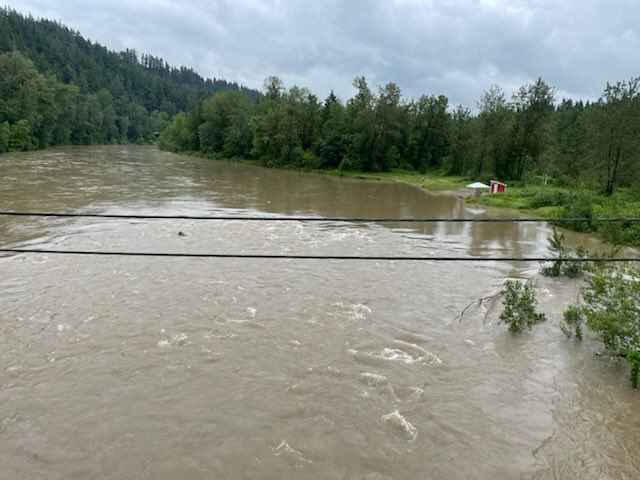 强降雨导致波特兰地区多条河流水位异常，洪水预警生效！