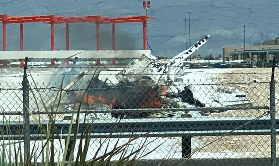 北拉斯维加斯两飞机相撞，多人死亡