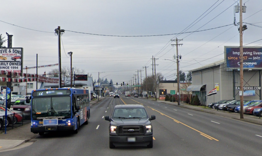 波特兰华人被当街持枪抢车，警察叫报保险了事