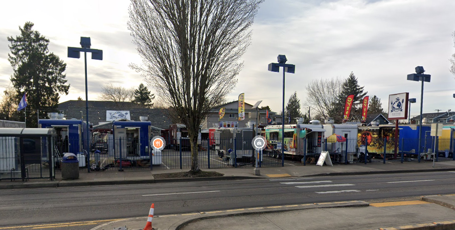 有人在波特兰82街车仔档上扔爆炸物