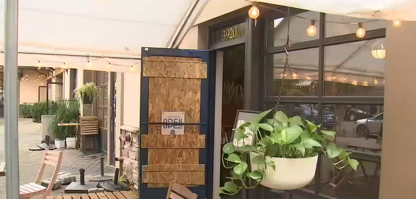 又有亚裔餐馆被砸，老板感叹做餐馆很艰难！