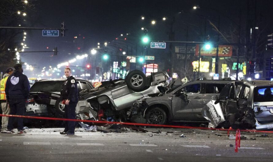 芝加哥逆向行驶导致车祸，2死16伤