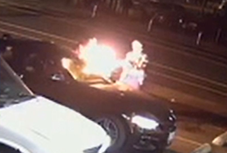 劫匪用喷火枪抢车，被判坐牢6年以上