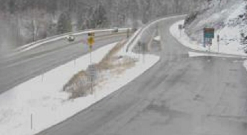 俄勒冈州东部84号公路因恶劣天气关闭