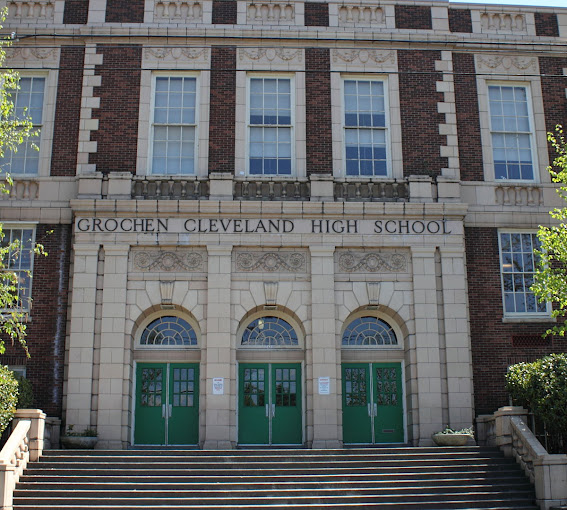 Cleveland高中发生持刀被追逐事件