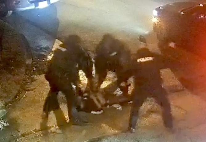 全美城市一片颤抖！五警察打死一黑人，视频公布！