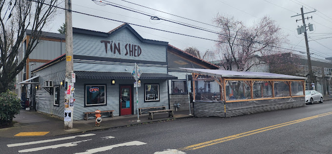 无家可归的强奸犯袭击男童，称想回到监狱！