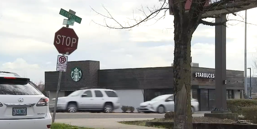 74岁老人被车撞成“猪头炳”，警察拒绝调查