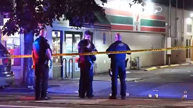 波特兰东南区7-11便利店外发生枪战