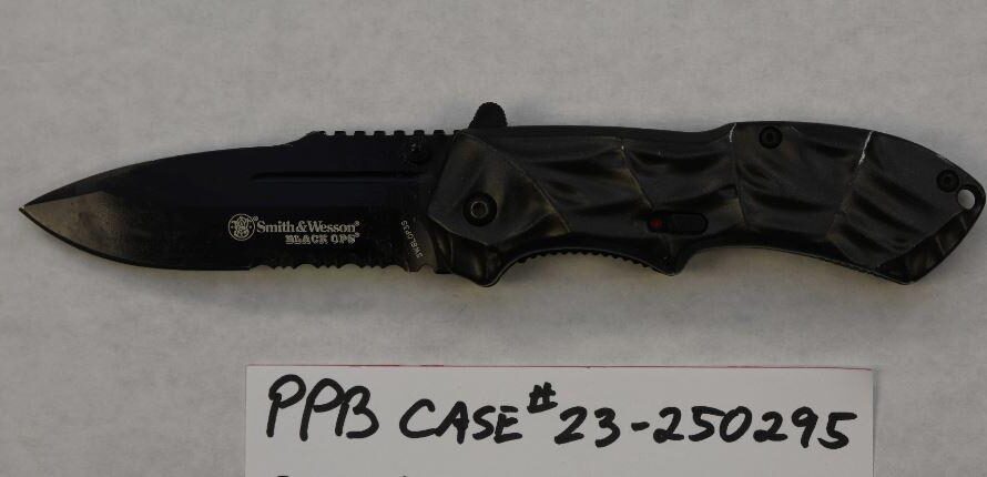 波特兰市中心酒吧发生砍人事件，29岁嫌犯被捕