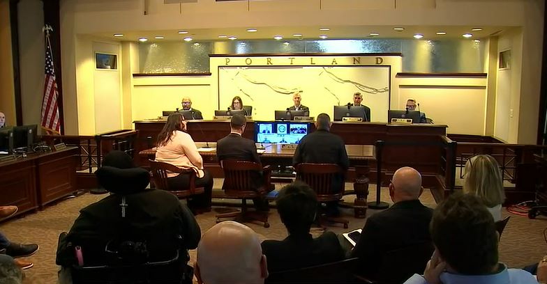 波特兰市投票禁止公开吸毒，逼宫州政府采取行动、赋权！