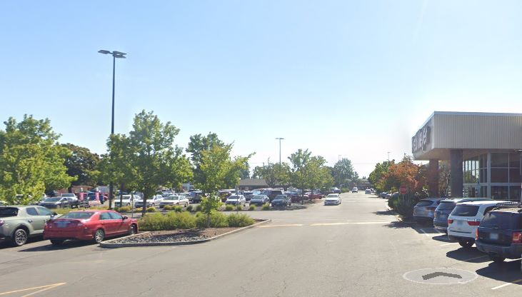 西林首府Fred Meyer发生枪战，三人受伤