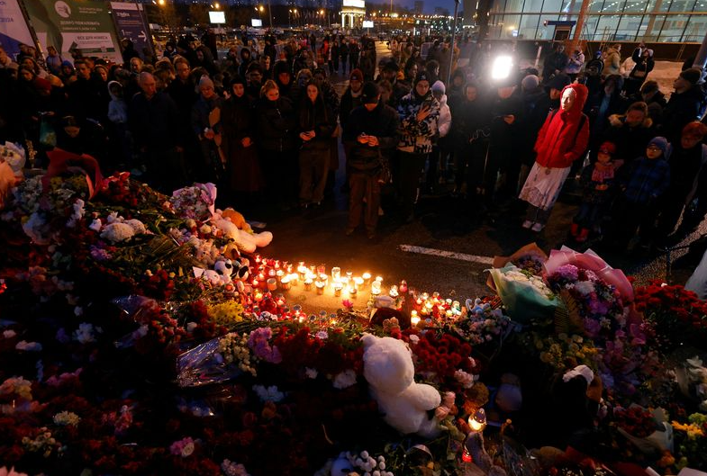 不听老美言，莫斯科恐袭143人死亡！恐怖分子直播屠杀！