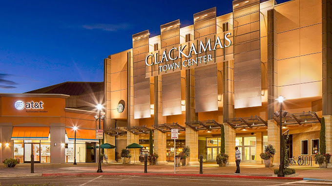 18岁枪击15岁！引发Clackamas Town Center混乱！