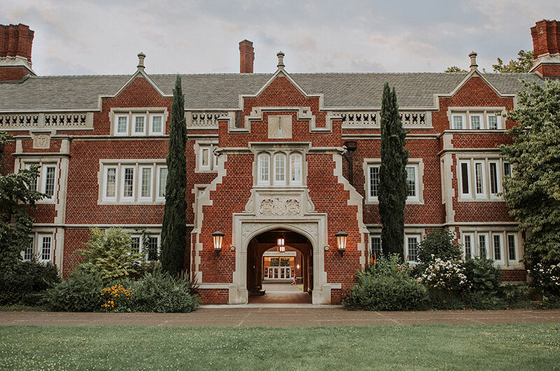 家庭年收入低于$10万的学生，免费入读顶尖文理学院Reed College！