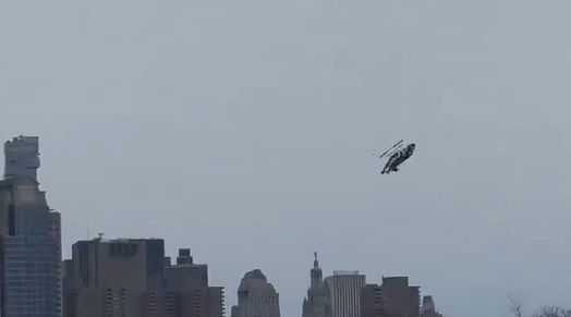 纽约市一架旅游直升机坠毁，机上6人全部遇难！