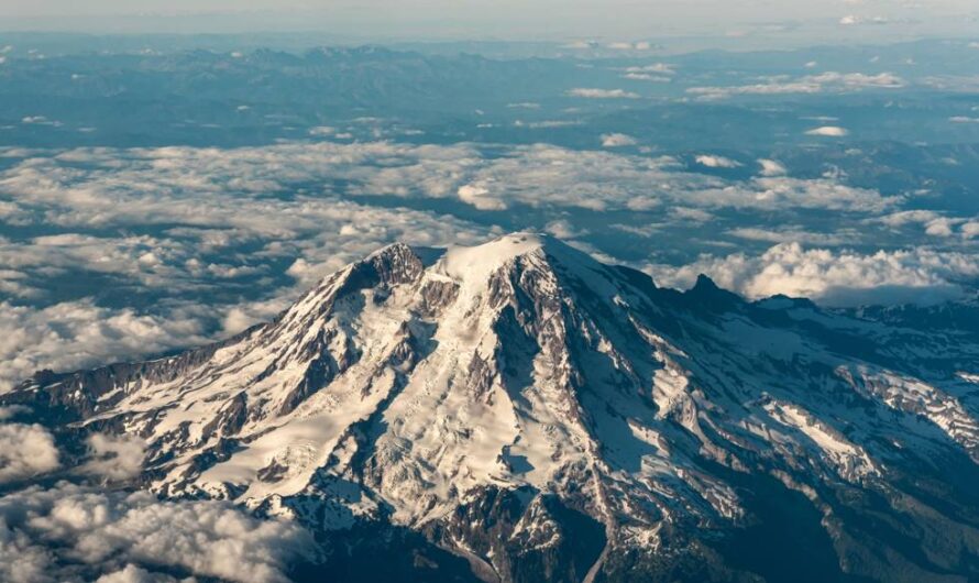 华盛顿州雷尼尔山出现百余次小地震！是全美最危险火山！