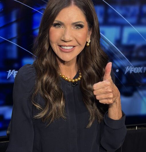 国土安全部长到访波特兰，警察局发交通警报！