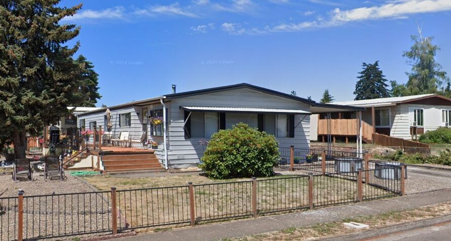 俄勒冈州25岁女子裸体入室抢劫！